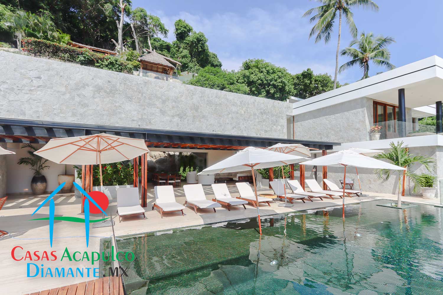 La Roqueta - Alberca y asoleadero 18